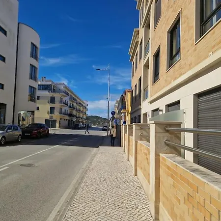 T1 60 Sq M For Rent Next To The Bay *