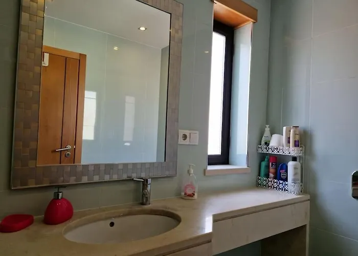 T1 60 Sq M For Rent Next To The Bay